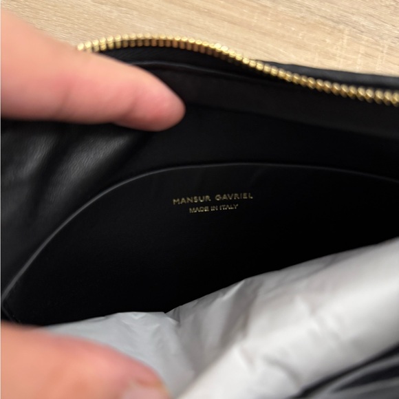 Mansur Gavriel Elegant Black Pleated leather Shoulder Bag - Picture 11 of 12